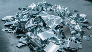 Feito de alumínio puro sem material reciclado