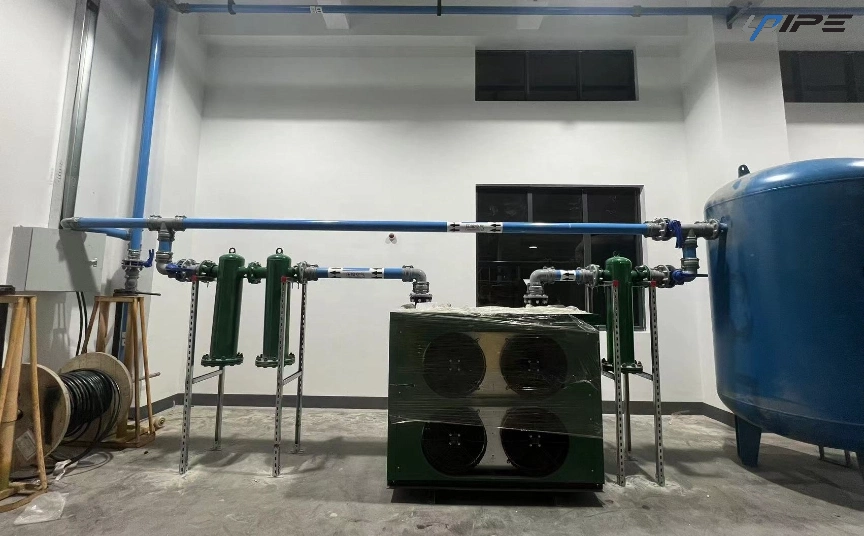 Tubo azul para distribui&ccedil;&atilde;o de ar comprimido em plantas pneum&aacute;ticas